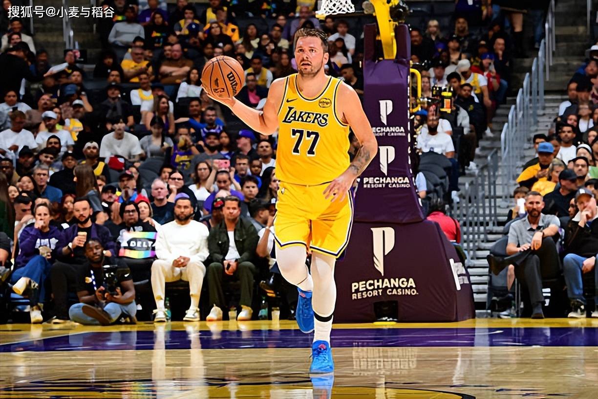 九游体育-东契奇连续十场比赛得分超过连败波特兰开拓者止住颓势备战NBA常规赛，连对手都承认：集结日临场应变引欢呼的简单介绍